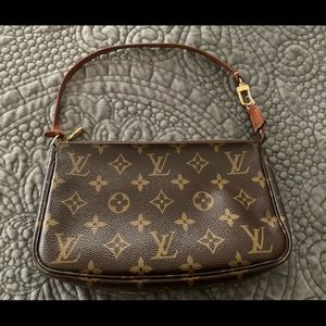 Louis Vuitton Pochette